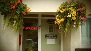 Unclassified image, 4 of 78, button - Townhouse B&B (Skipton)