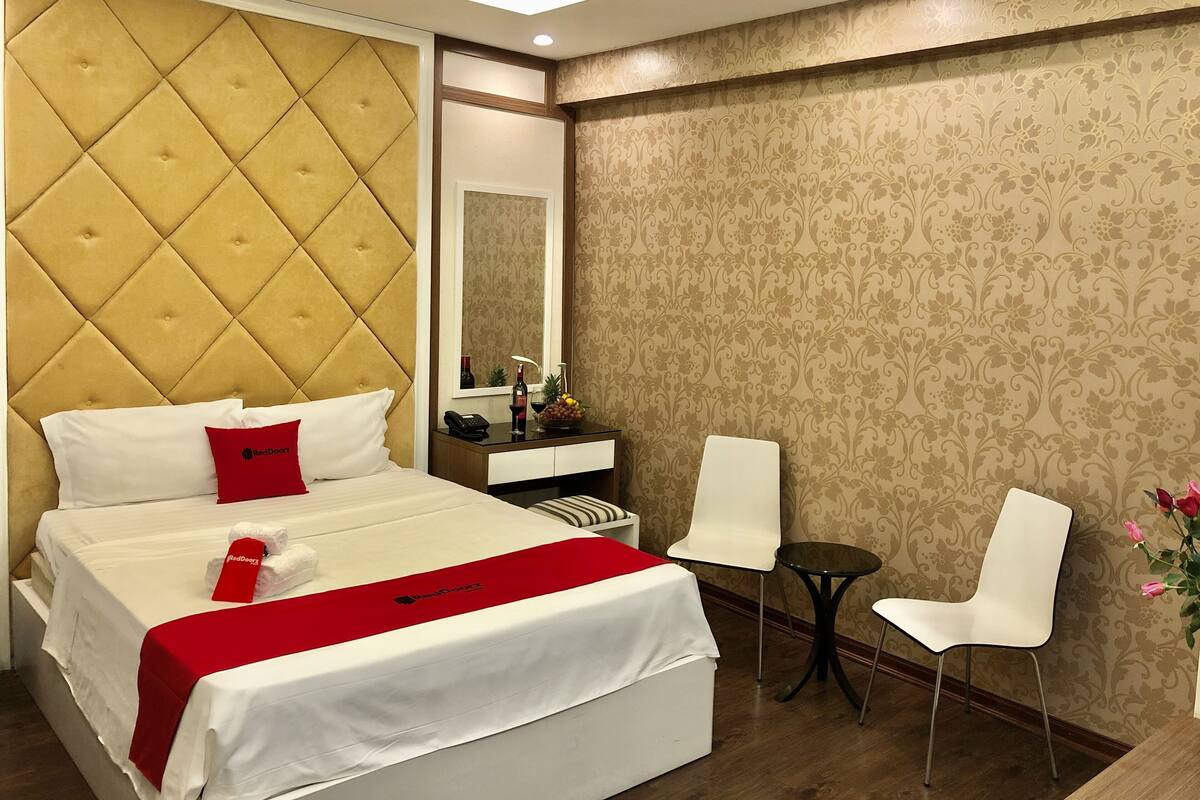 Superior Room | Minibar, in-room safe, desk, soundproofing