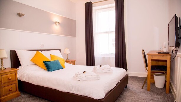 Comfort Double Room, 1 Double Bed - The Kirk Inn (Kirkcaldy)
