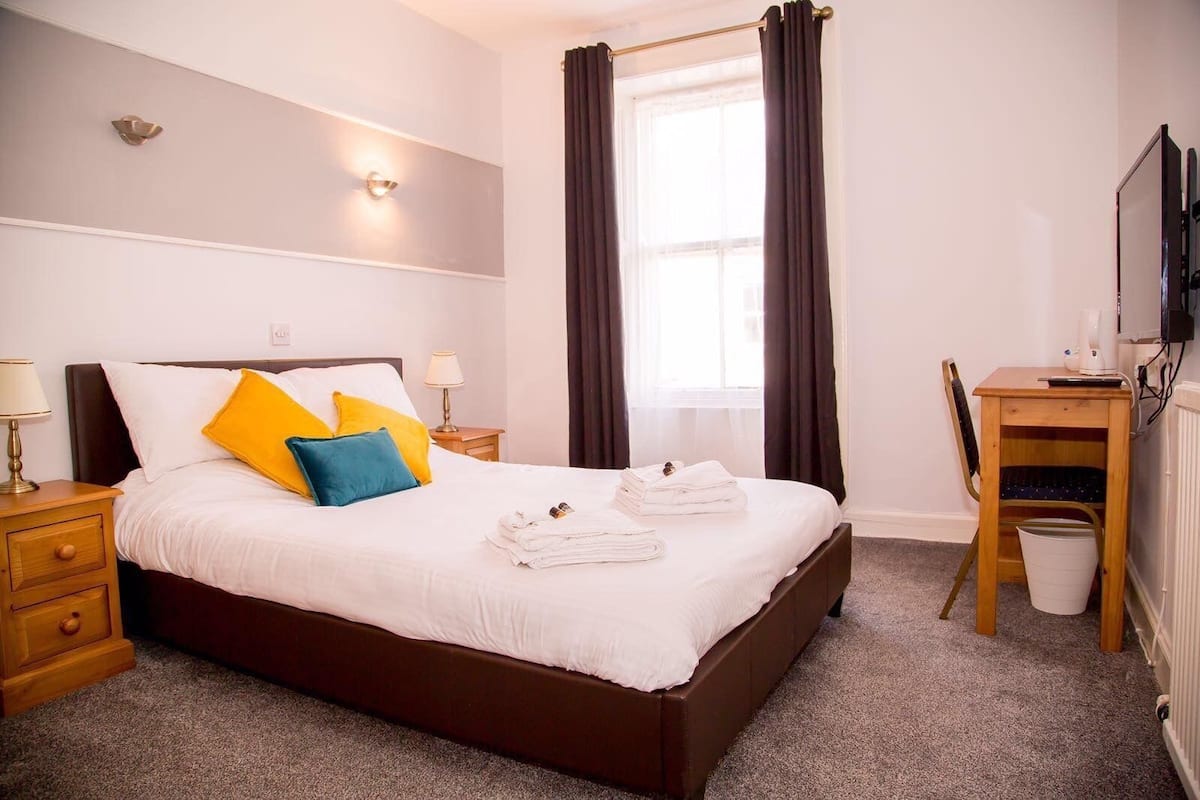 Comfort Double Room, 1 Double Bed | Desk, iron/ironing board (on request), cribs (free)