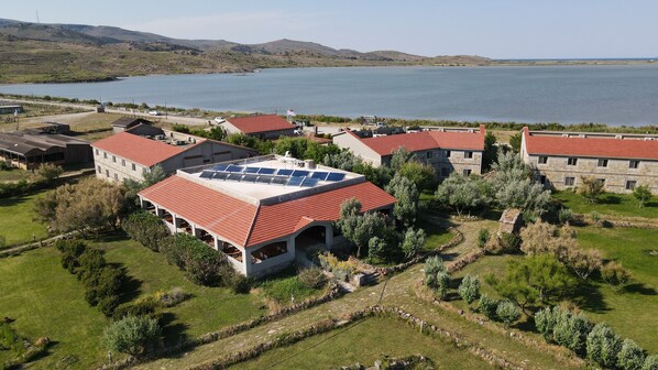 Building design - Surf Egitim Merkezi Oteli (Gökçeada)