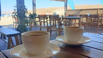 Breakfast, lunch, dinner served; international cuisine