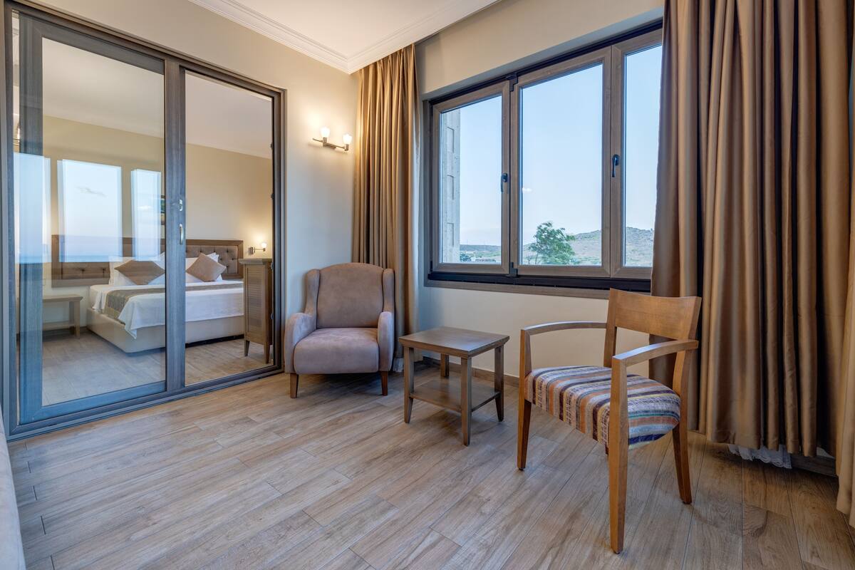 comfort triple room | 1 bedroom, premium bedding, minibar, in-room safe