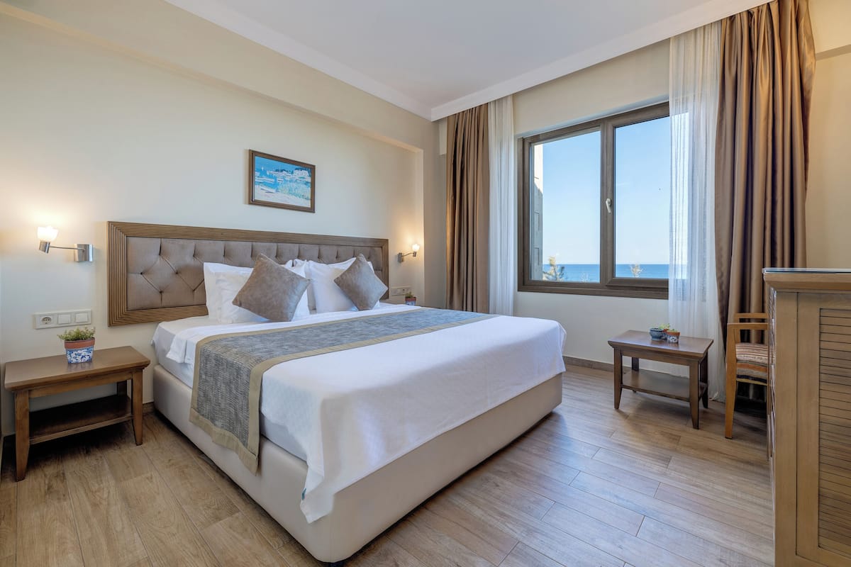 Standard-Doppel- oder -Zweibettzimmer | Strand-/Meerblick
