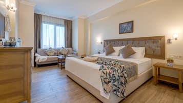 Deluxe Triple Room | Premium bedding, minibar, in-room safe, blackout curtains