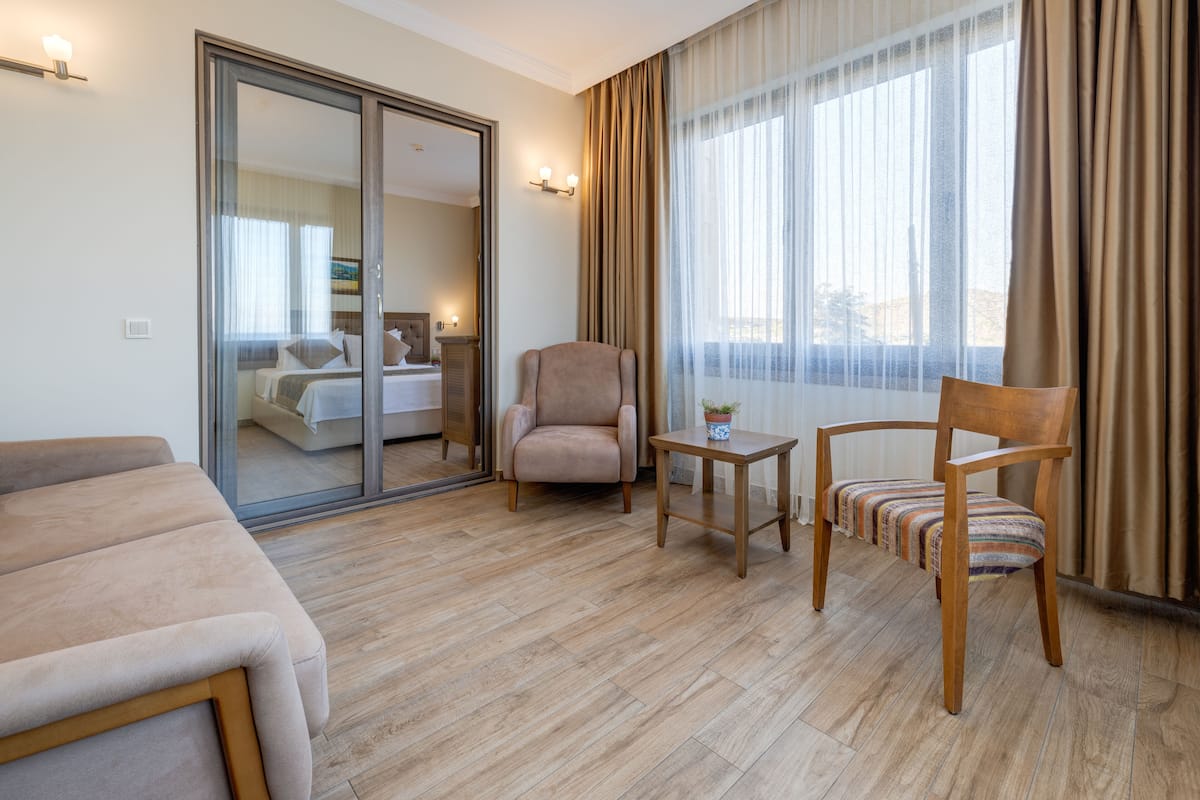 comfort triple room | 1 bedroom, premium bedding, minibar, in-room safe