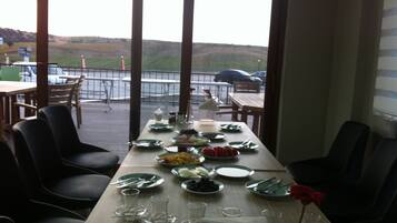 Frühstück, Mittagessen, Abendessen, türkische Küche