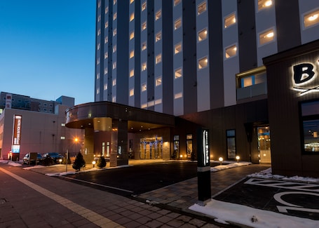 Front of property - evening/night