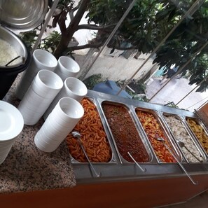 Breakfast, lunch and dinner served - Minay Hotel (Kusadasi)