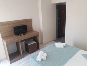Laptop workspace, free WiFi, bed sheets - Minay Hotel (Kusadasi)