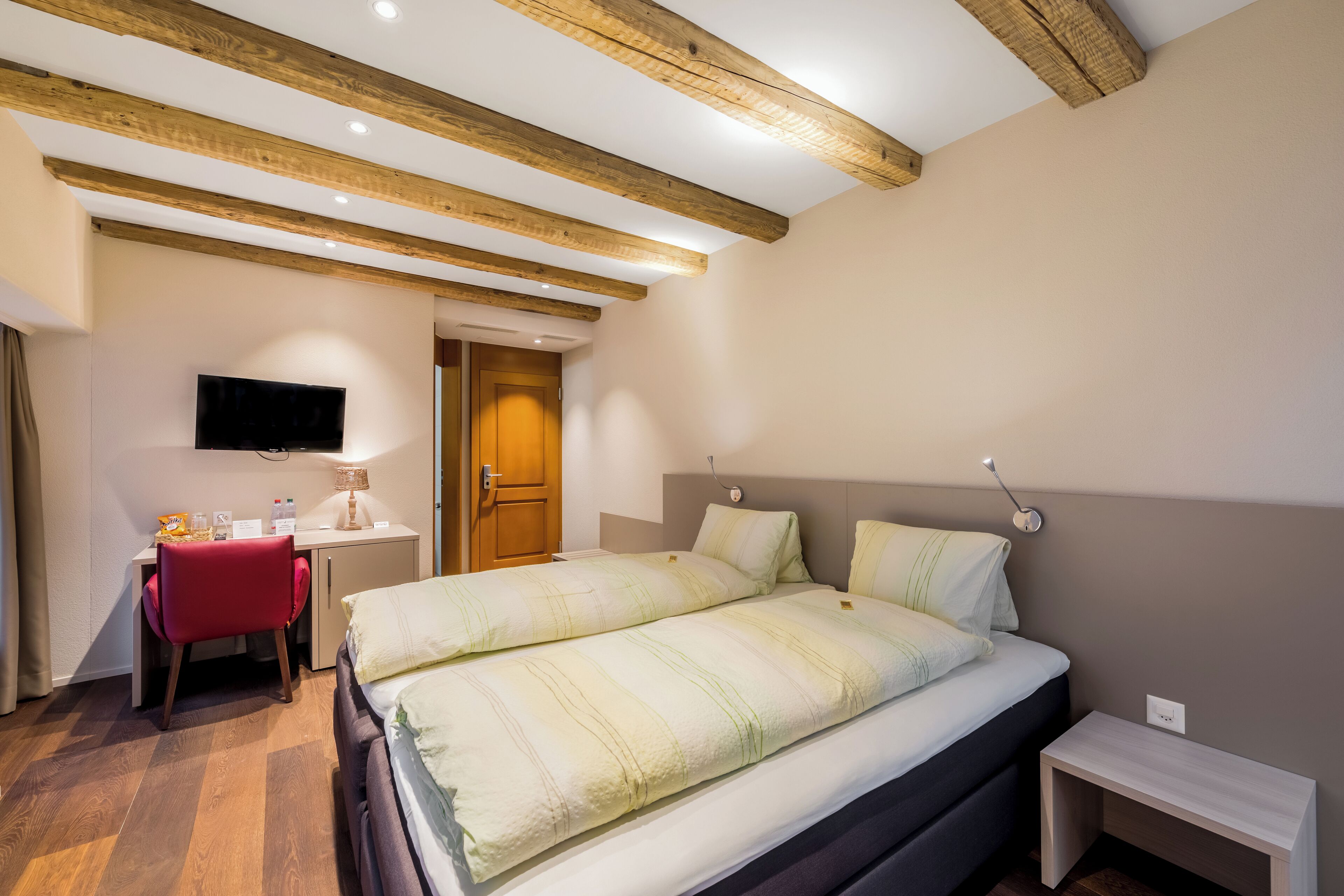 minibar, desk, cots/infant beds, free wifi