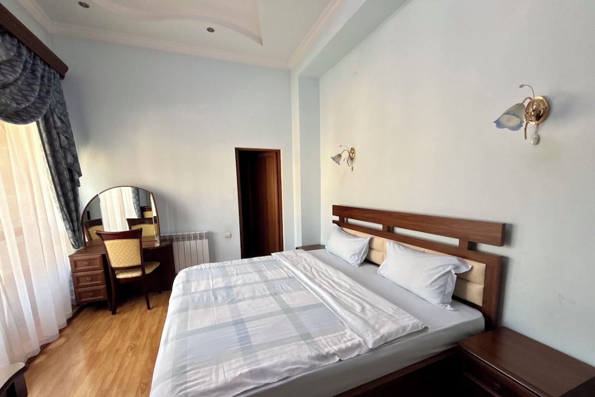 Premium bedding, Select Comfort beds, desk, laptop workspace