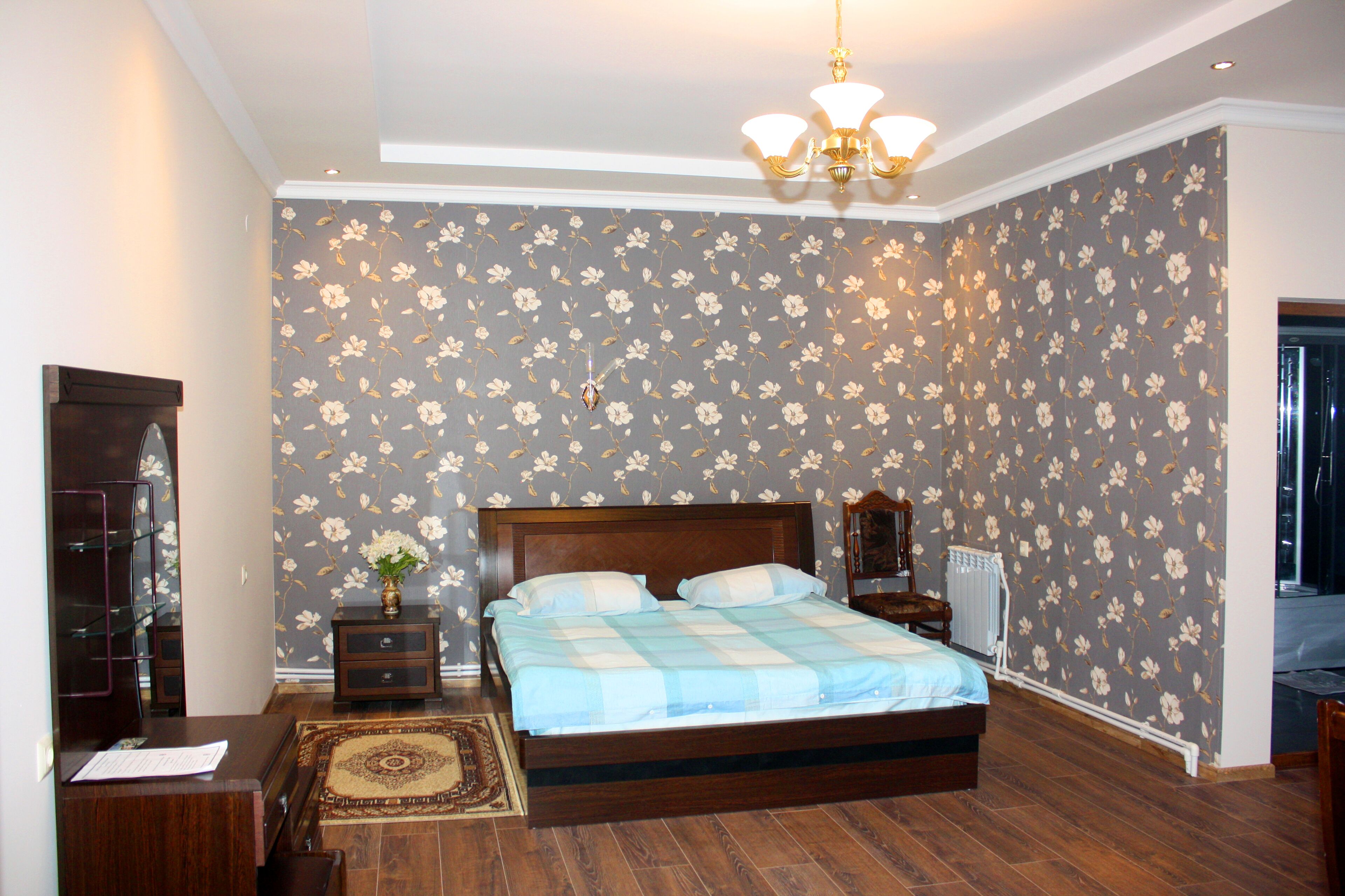 Desk, soundproofing, iron/ironing board, cribs/infant beds