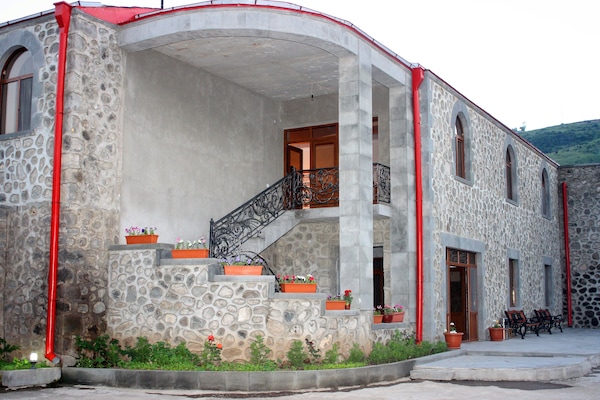 Fachada de la propiedad