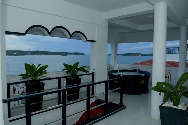 Interior - Villa Hotel (Trincomalee)