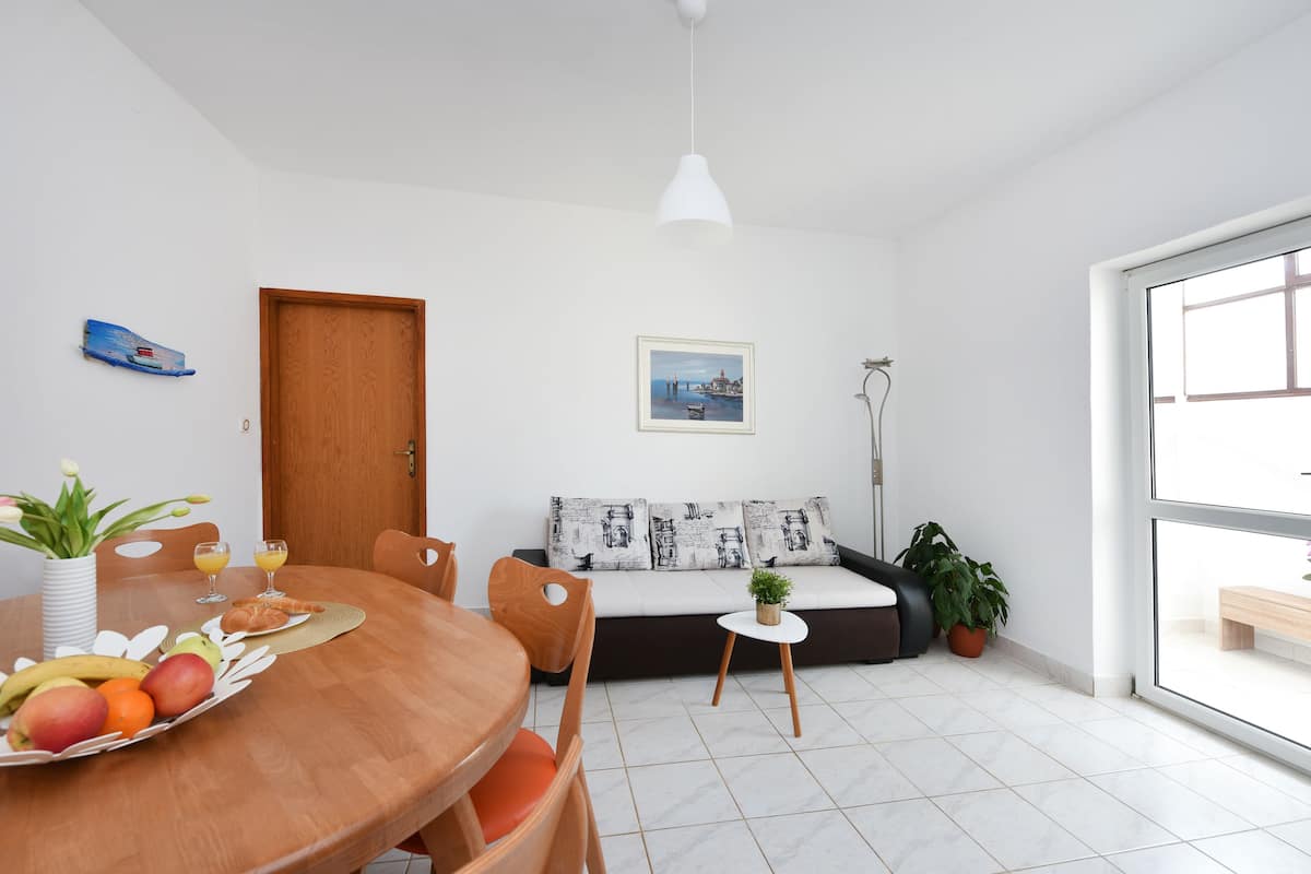 Apartamento, 1 habitación, planta baja | 1 dormitorio, escritorio, cunas gratuitas y wifi gratis