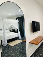 Quarto solteiro premium | 1 quarto, escrivaninha, espaço de trabalho para notebook