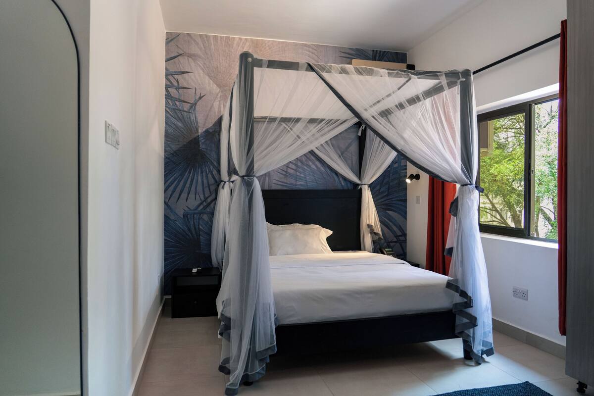 1 bedroom, desk, laptop workspace, iron/ironing board (on request)