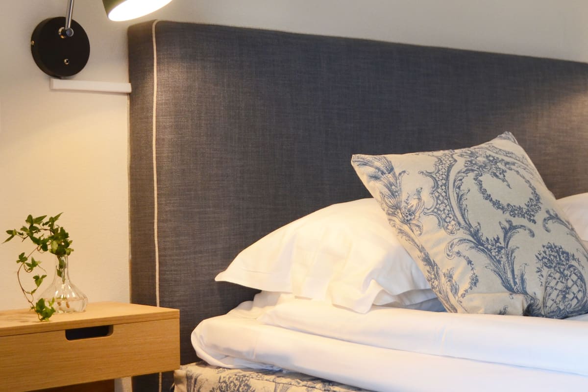 double room | individually decorated, individually furnished, desk, blackout curtains