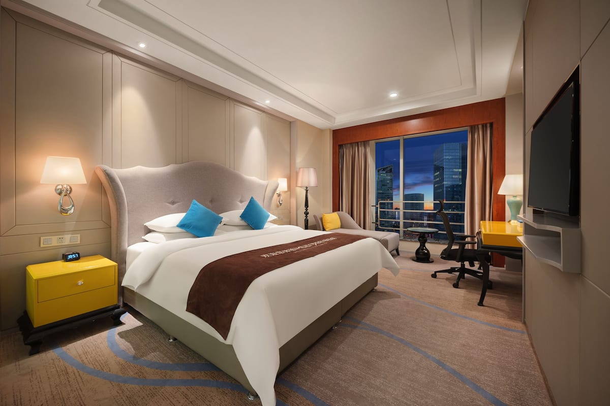 Deluxe Double Room | In-room safe, desk, iron/ironing board, free WiFi