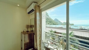 Deluxe Seaview Room | Balcony view