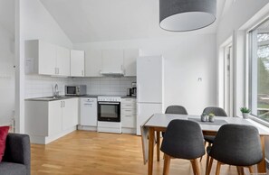 Deluxe Cabin (Excluding Towels, Sheets, Cleaning) | Private kitchen