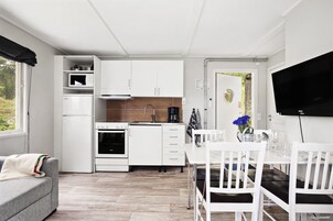 Casa de campo, 1 quarto | Cozinha privada | Geladeira, micro-ondas, cafeteira/chaleira