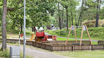Children’s play area – outdoor