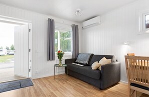 Lingonstuga - 1 bedroom, no pets allowed (excl. Towels, bed linen, cleaning) | Free WiFi, wheelchair access