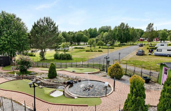 ملعب جولف مصغر