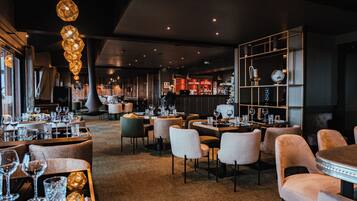 Déjeuner et brunch servis sur place