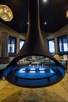 Lunch and brunch served, Regional cuisine