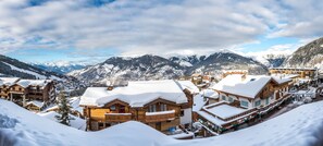 Sengetøy av topp kvalitet, safe på rommet og strykejern/-brett