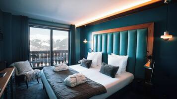 Premium bedding, in-room safe, iron/ironing board, free WiFi