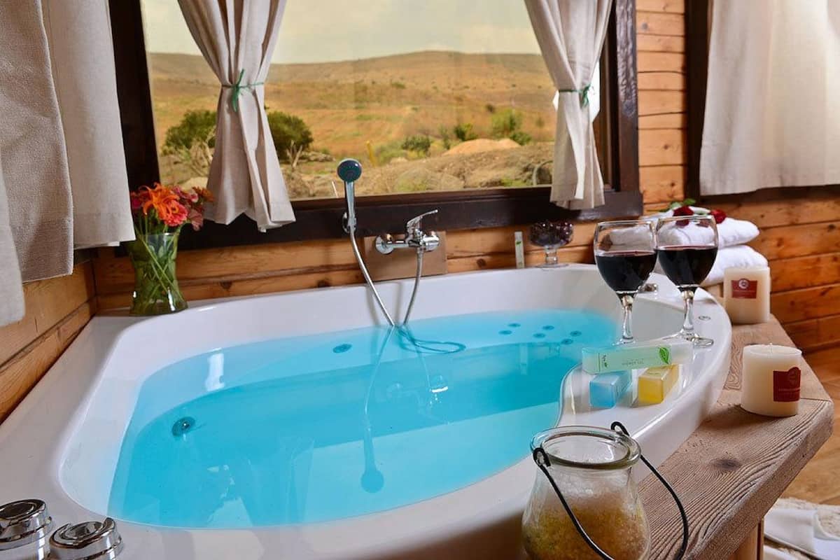 Jetted tub