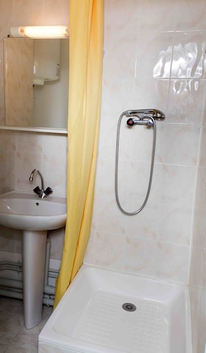 Shower, towels