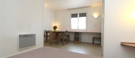 Large Studio (2 people)