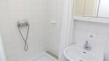 Shower, towels