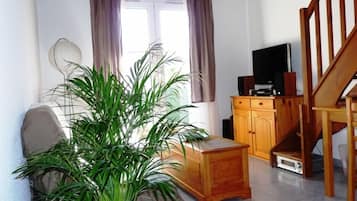 Maisonnette | Woonruimte | Flatscreentelevisie