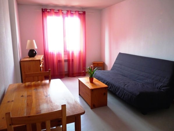 Flat-screen TV - ABITEL - Le Clos des 3 Graces (Montpellier)