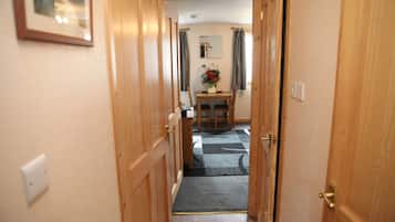 1 chambre, fer et planche Ă  repasser, Wi-Fi gratuit, draps fournis