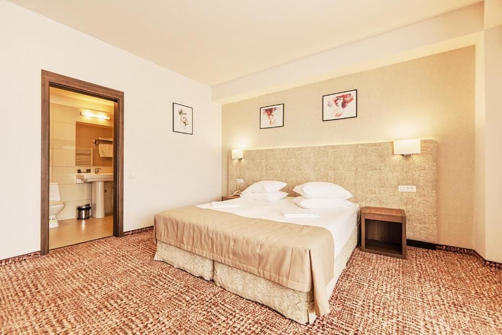 Phòng Suite, quang cảnh núi | Minibar, bàn ủi/dụng cụ ủi quần áo 