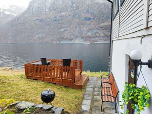 Apartment 4 Fjord View, 3 bedrooms | Individually furnished, soundproofing, free WiFi, bed sheets - Visit Undredal (Aurland)