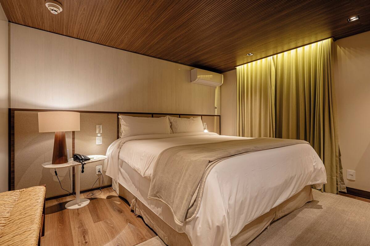 suite | minibar, in-room safe, desk, blackout curtains