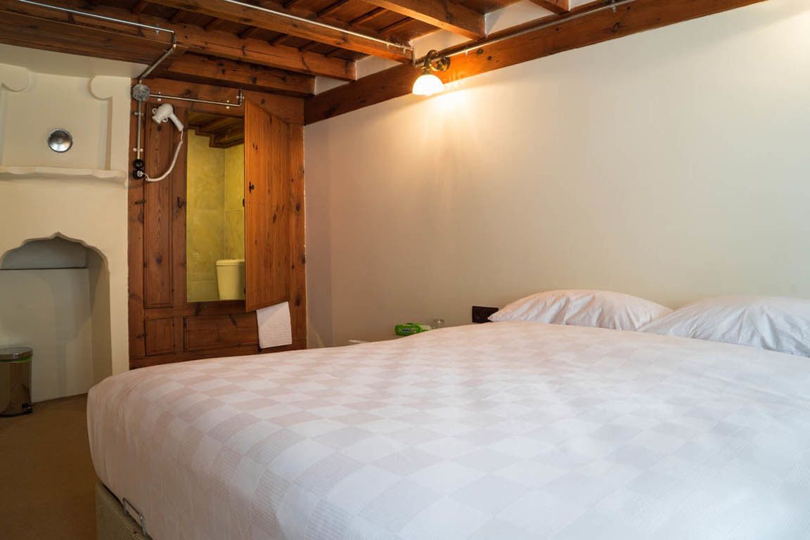 minibar, iron/ironing board, rollaway beds, free wifi