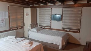 Minibar, iron/ironing board, rollaway beds, free WiFi - Matislar Konagi Butik Otel (Bolu)