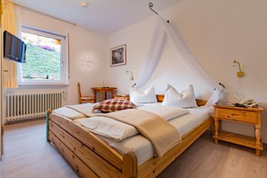 Comfort-Doppelzimmer, 1 Queen-Bett, Blick auf den Weinberg, Hanglage
