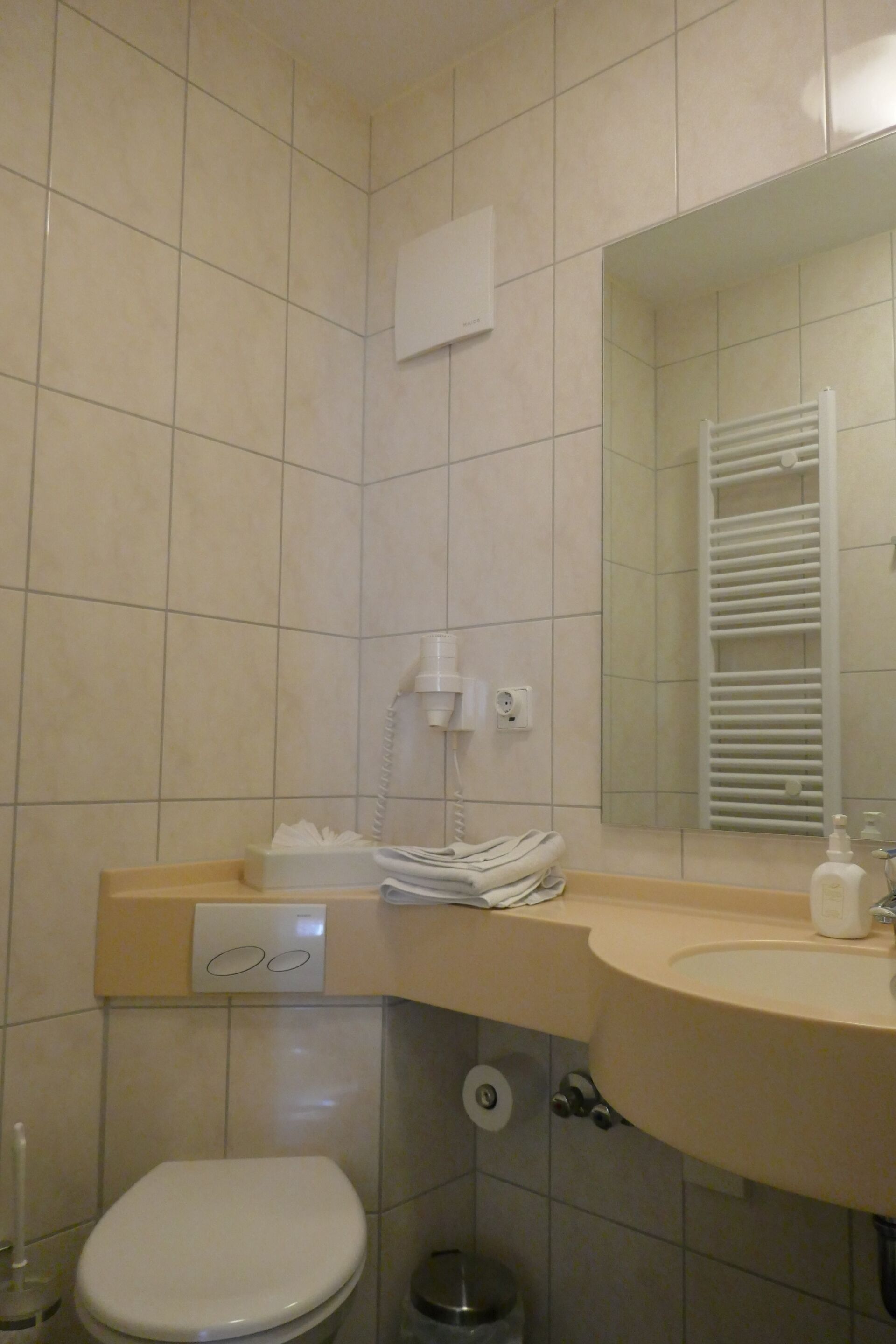 family room, 2 bedrooms, connecting rooms, slope side | bathroom | shower, hair dryer, towels, soap