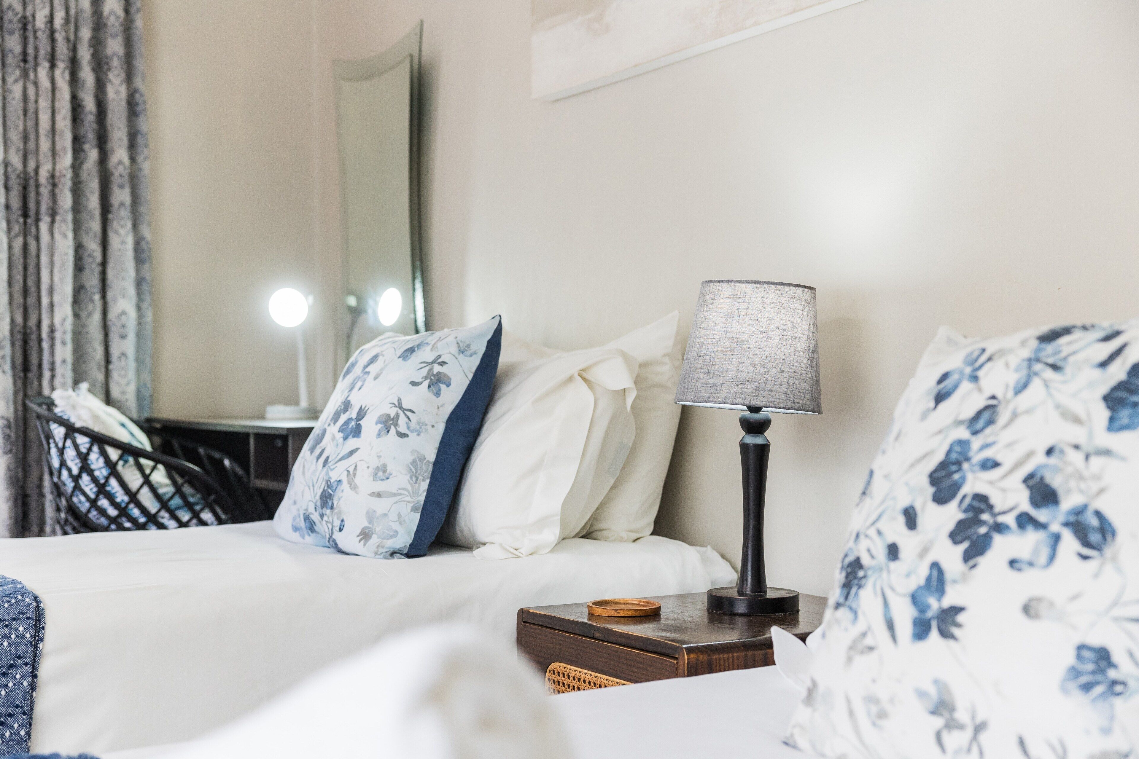 Family Room with Private Entrance, Room 6 | 1 bedroom, individually decorated, individually furnished