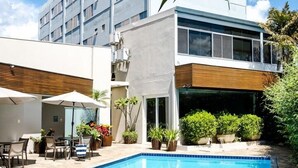 Outdoor pool - Vitoria Regia Hotel (Bauru)
